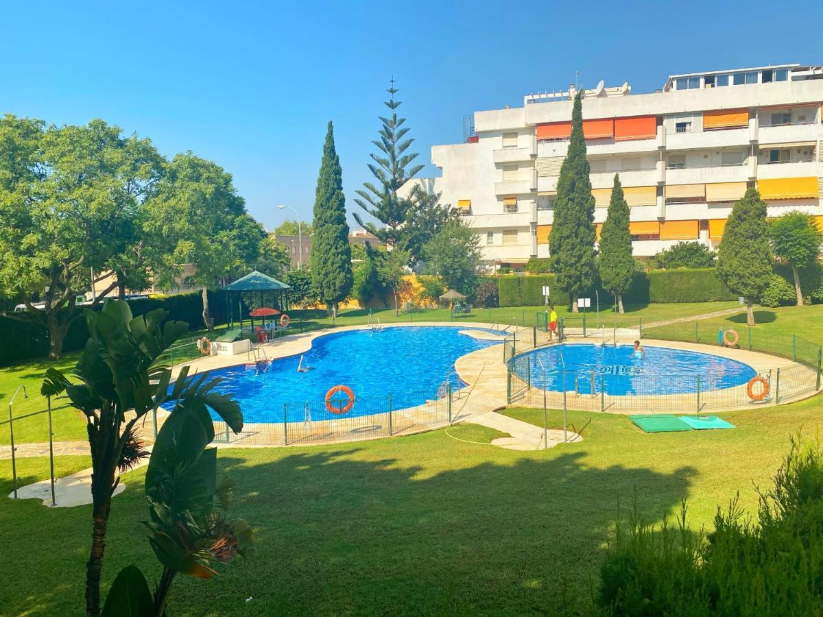 797 Holiday Rentals - Piso Para 4 Con Amplia Terraza Al Jardin Y Al Mar Benalmadena Exterior photo